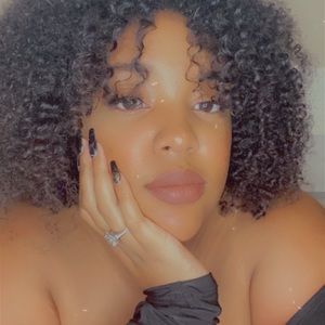 Meet your Posher, Imani